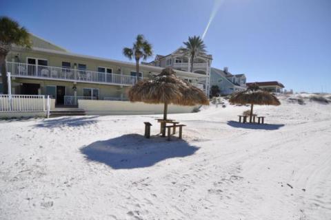Hideaway Sands Resort